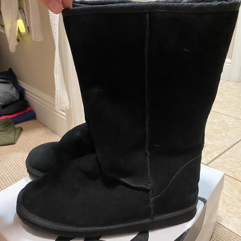 NINE WEST Ugg Inspired Boots 👢